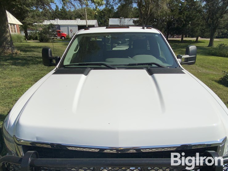 2009-chevrolet-silverado-3500-hd-4x4-flatbed-service-truck-image-14