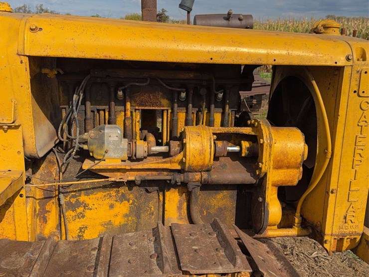 caterpillar-twenty-eight-image-14