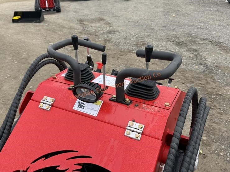 2026-sd-lanch-ssl60-mini-track-loader-image-15