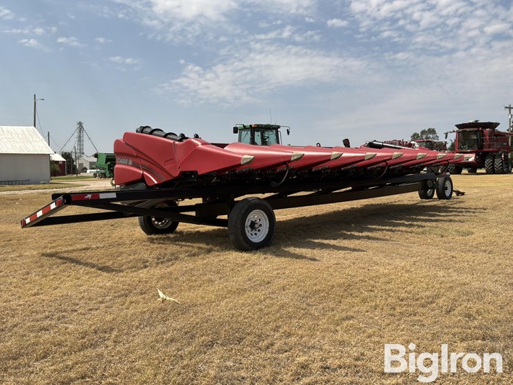 2023-case-ih-4408-8r30"-corn-head-w/header-trailer-image-3