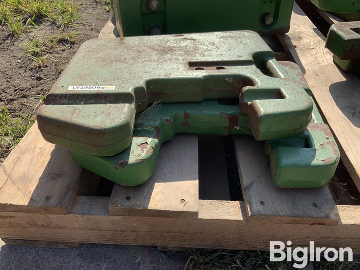 john-deere-100#-tractor-suitcase-weights-image-9
