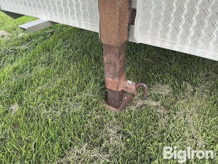 2001-barrett-t/a-gooseneck-aluminum-livestock-trailer-image-11