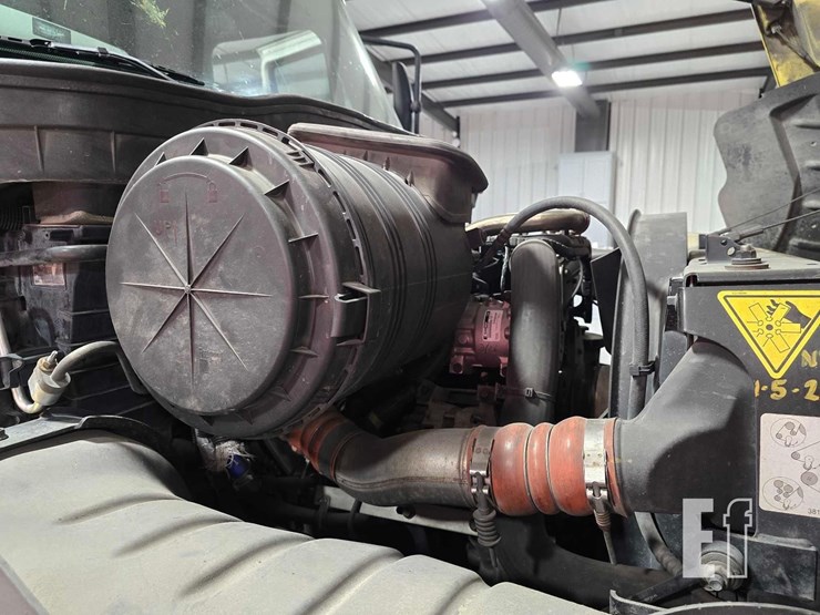 2010-international-durastar-4300-image-22