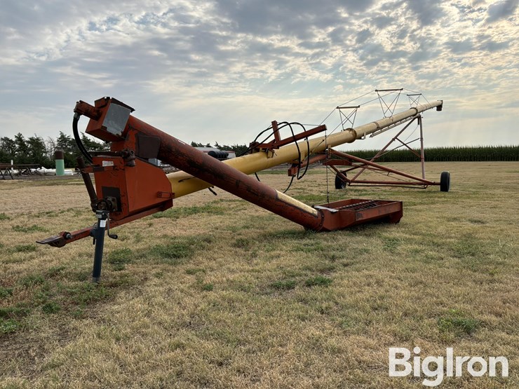 westfield-tr100-71-portable-auger-image-1