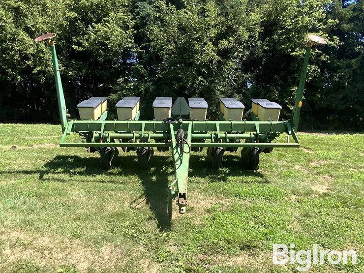 john-deere-7000-6r30"-planter-w/markers-image-2