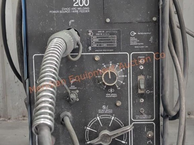 miller-millermatic-200-welder-image-10