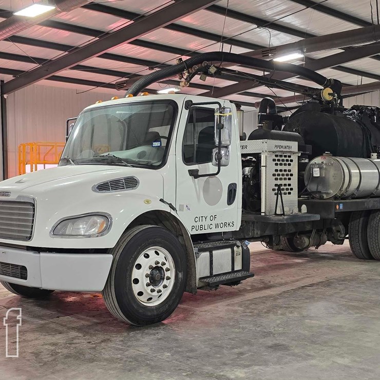 2013 FREIGHTLINER BUSINESS CLASS M2 106