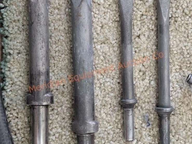 3--assorted-air-pneumatic-chisels-w/-accessories-image-8