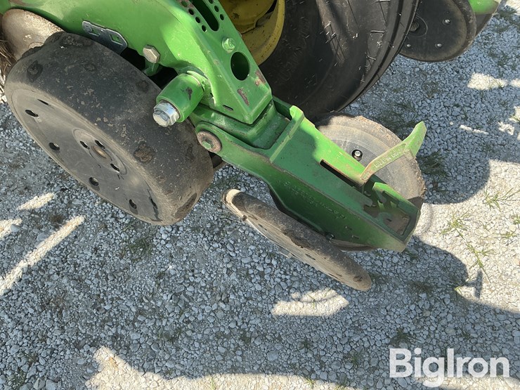2003-john-deere-1790-ccs-12/23-planter-image-16