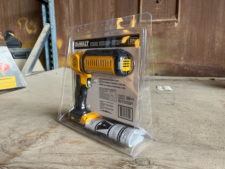 #3405-•-dewalt-led-hand-held-area-light-image-2
