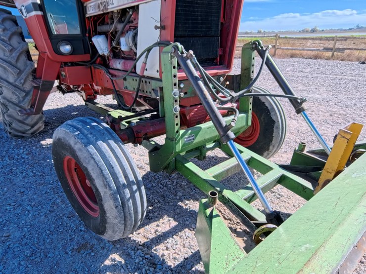 #1056-•-international-986-tractor-image-28