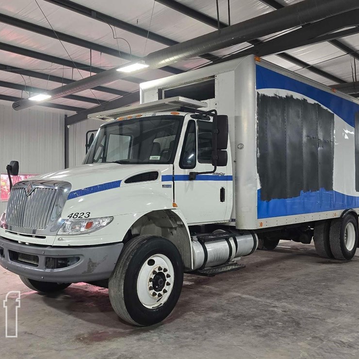 2013 INTERNATIONAL DURASTAR 4300