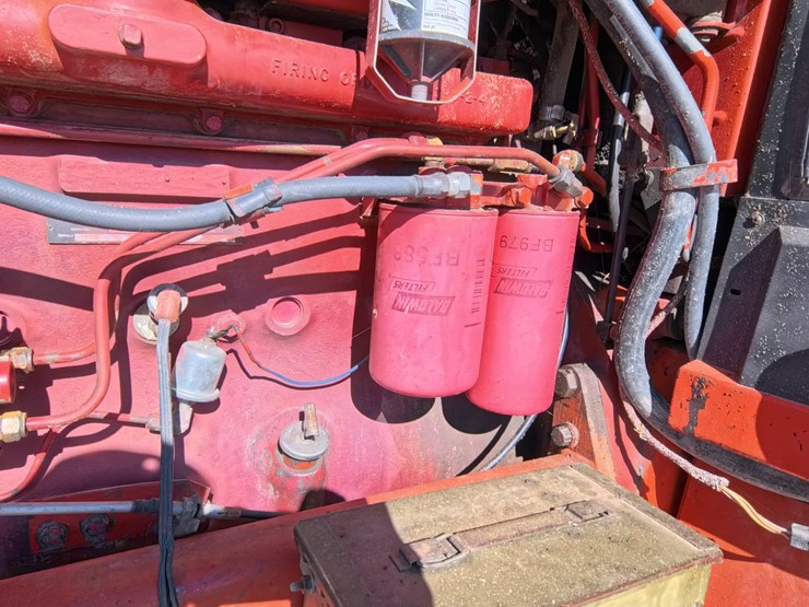 #1056-•-international-986-tractor-image-33