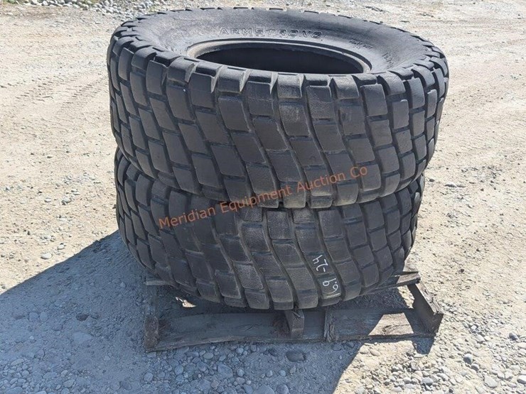 2--16.9x24-armstrong-torx-trac-hd-tires-image-3