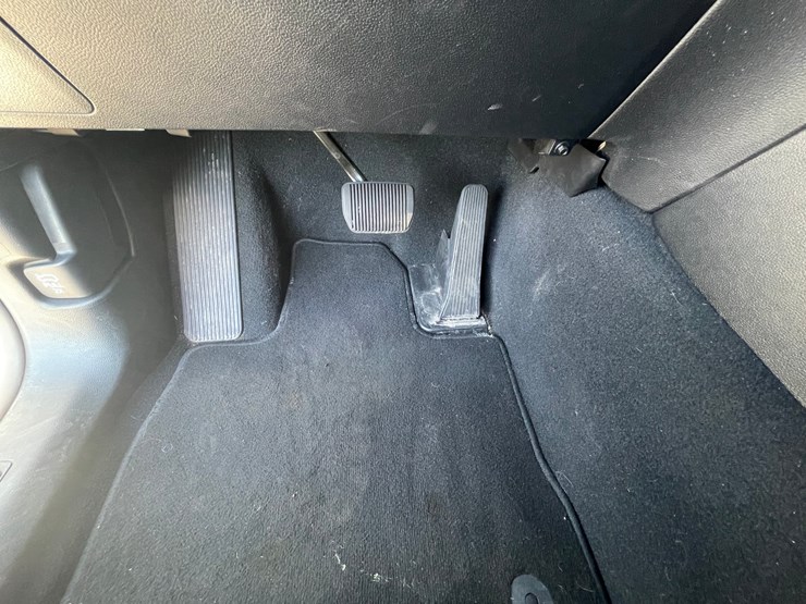 #1526-•-2021-ford-explorer-awd-suv-(has-wi-title)-image-11