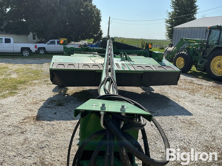 2015-john-deere-946-mower-conditioner-image-16