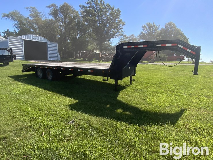 2013-pj-26'-low-pro-t/a-gooseneck-deckover-flatbed-trailer-image-3