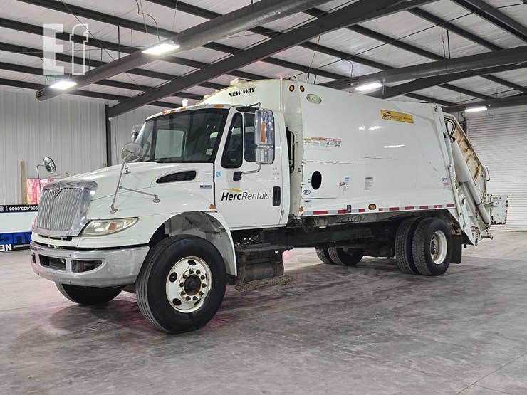 2015-international-durastar-4400-image-1