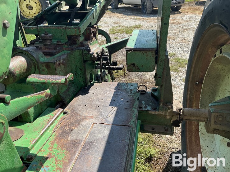 1968-oliver-1650-2wd-tractor-image-13