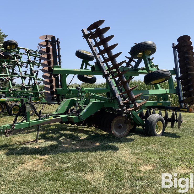 John Deere 637 26' 5" Disk