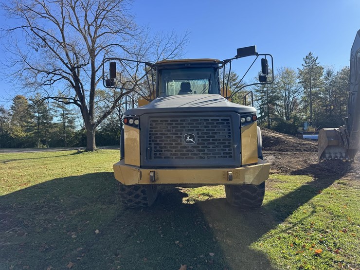 2013-deere-410e-image-16