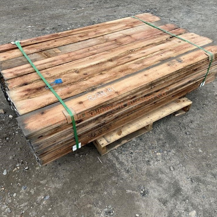 ~147- Dog Ear Cedar Fencing Pieces