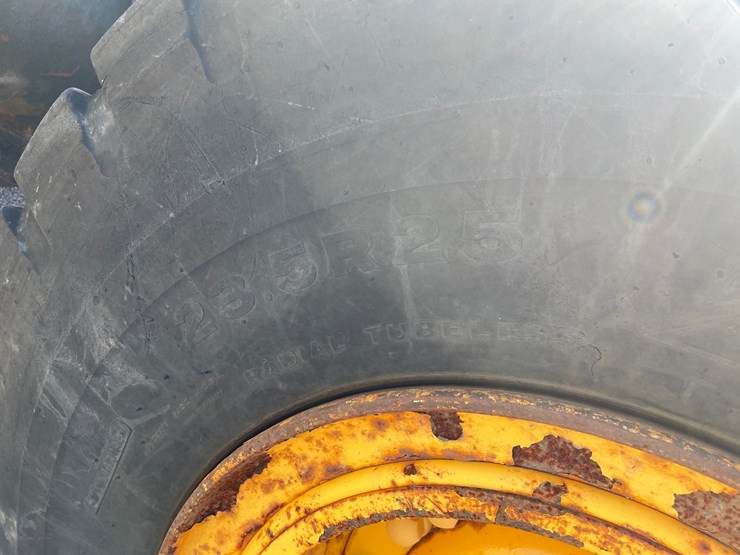 #1500-•-2017-volvo-l110h-wheel-loader-with-bucket-image-15