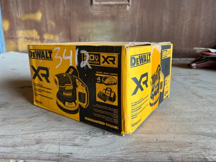 #3412-•-dewalt-5"-variable-speed-random-orbit-sander-kit-image-3