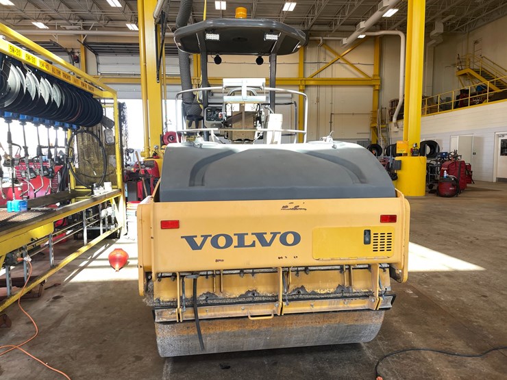 #1537-•-2010-volvo-dd70-vibratory-compactor-image-6
