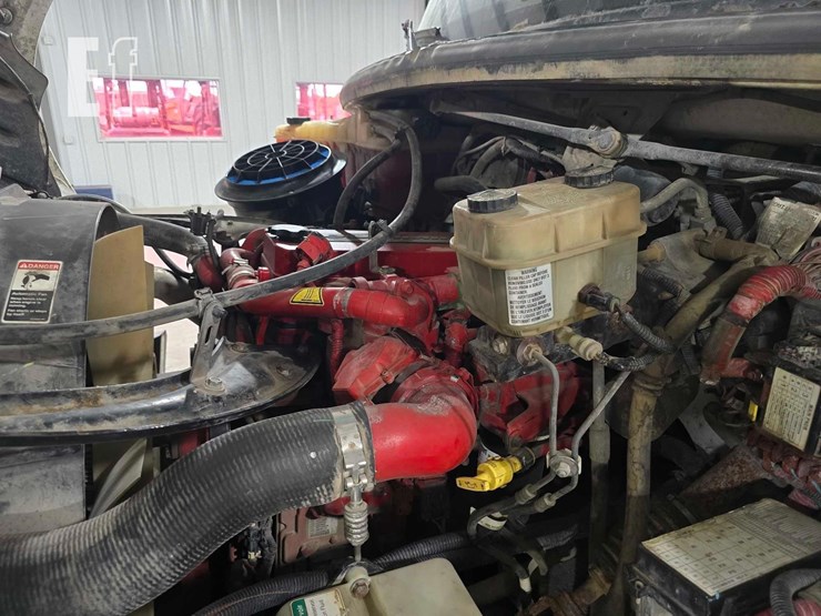 2017-freightliner-business-class-m2-106-6865-image-22