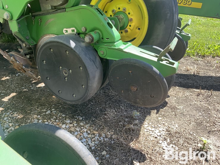 2004-john-deere-1760-maxemerge-plus-12r30"-vacuum-planter-image-20