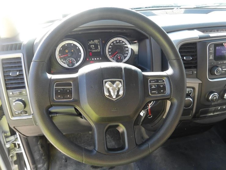 2015-dodge-ram-1500-image-17