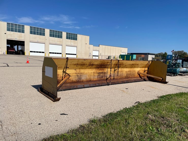 #1533-•-quality-welding-service-loader-bucket-snow-pusher-image-4