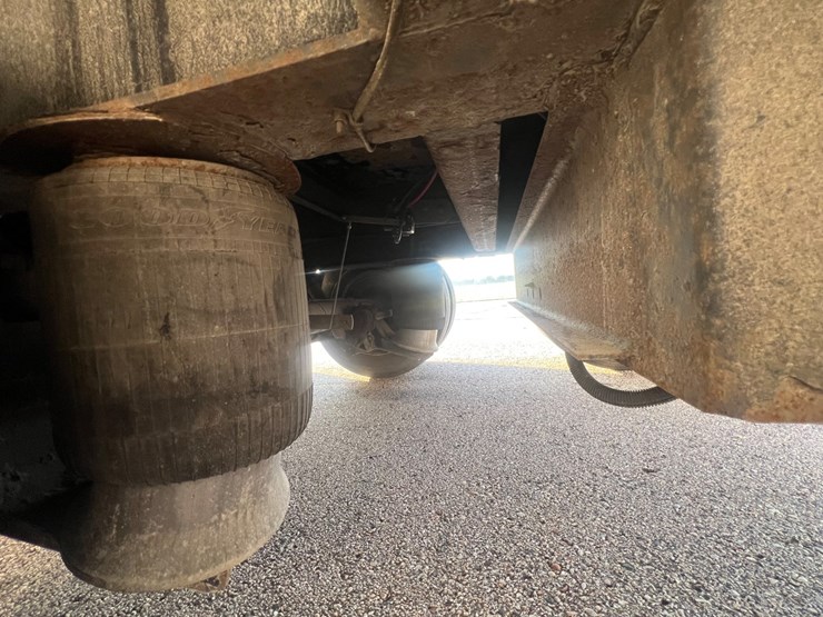 #1511-•-2001-sterling-tri-axle-heavy-haul-day-cab-semi-(has-wi-title)-with-2014-etnyre-tri-axle-lowboy-trailer-(has-wi-title)-image-110