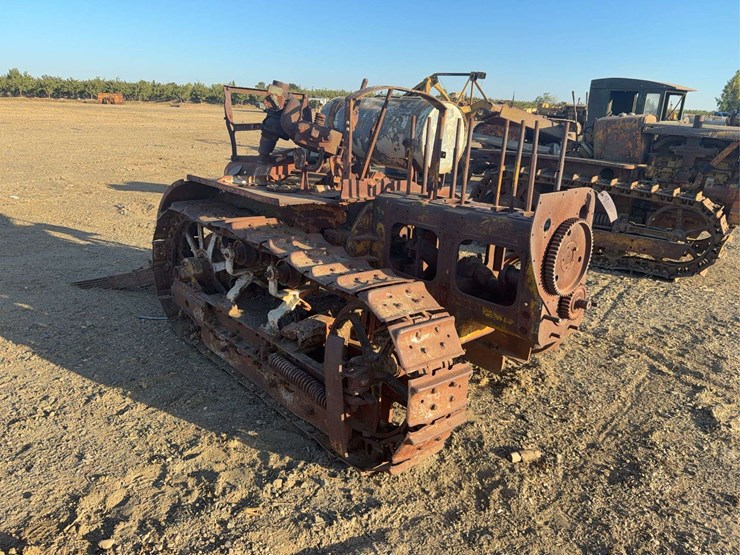 caterpillar-thirty-image-4