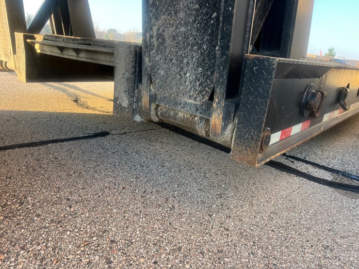 #1511-•-2001-sterling-tri-axle-heavy-haul-day-cab-semi-(has-wi-title)-with-2014-etnyre-tri-axle-lowboy-trailer-(has-wi-title)-image-74