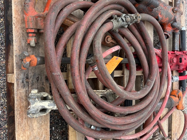 #2111-•-pneumatic-breakers,-chipping-hammers,-and-air-hose-image-7