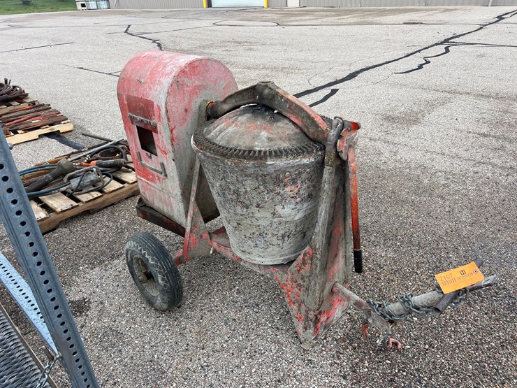 #2107-•-(1)-towable-gas-powered-concrete-mixer-image-5