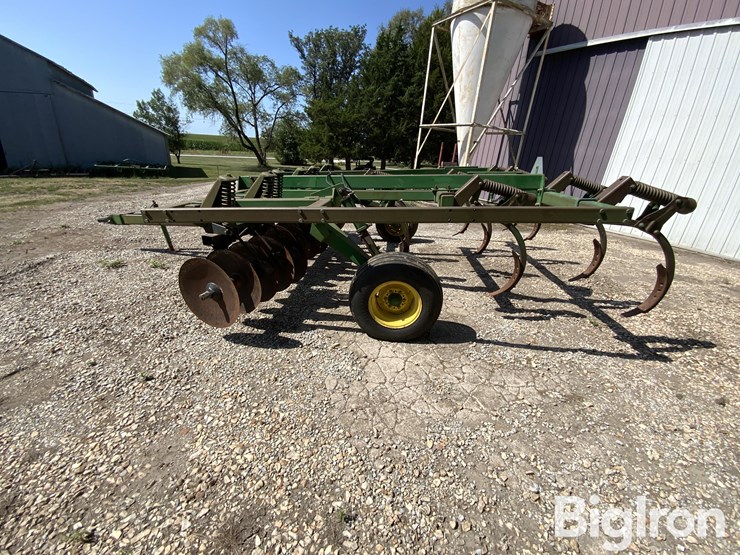 john-deere-712-pull-type-12'-disk-chisel-ripper-image-8