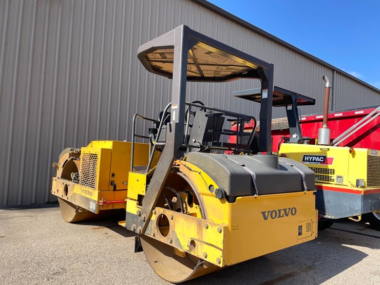 #1509-•-2010-volvo-dd90-vibratory-compactor-image-4