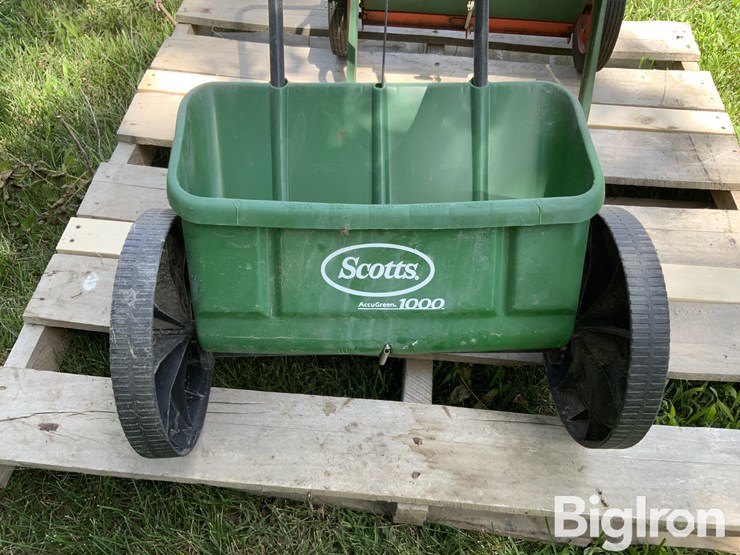 walk-behind-&-pull-type-lawn-spreaders-&-sprayer-image-9