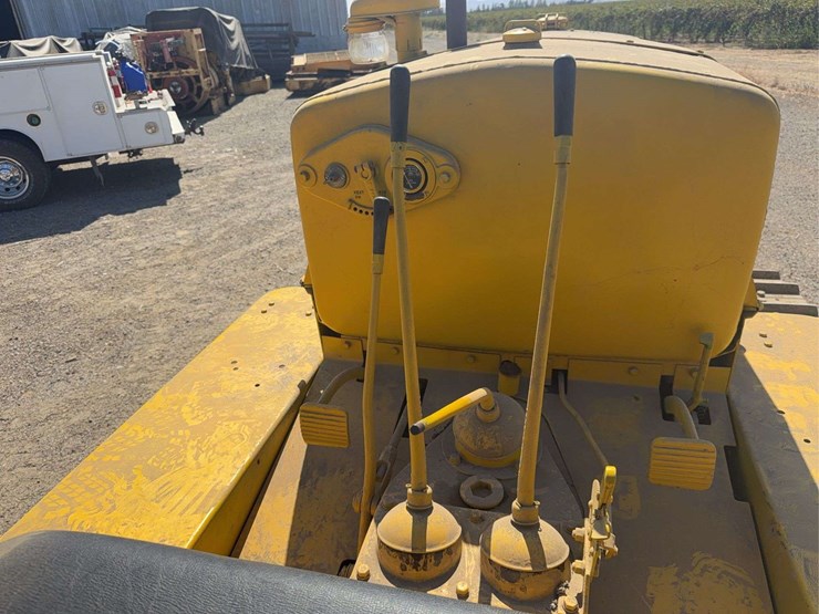 caterpillar-forty-image-36
