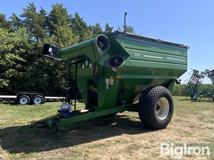 j&m-750-18-grain-cart-image-1