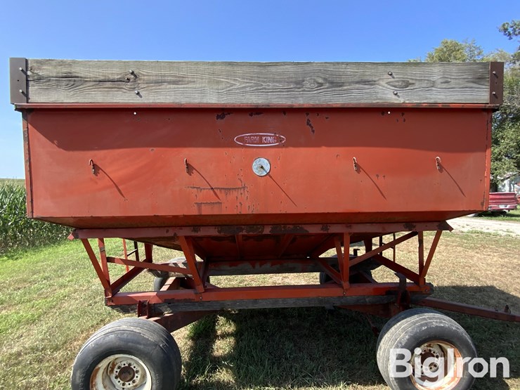farm-king-m10-gravity-wagon-image-9