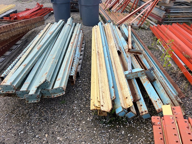 #2103-•-steel-pallet-racking-upright-frames,-cross-beams,-and-more-image-17
