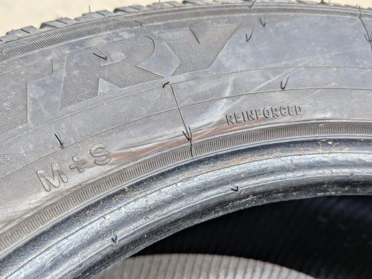 4--235/60r18-lt-tires-image-12