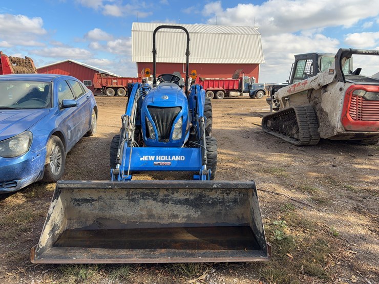 2017-new-holland-boomer-35-image-2