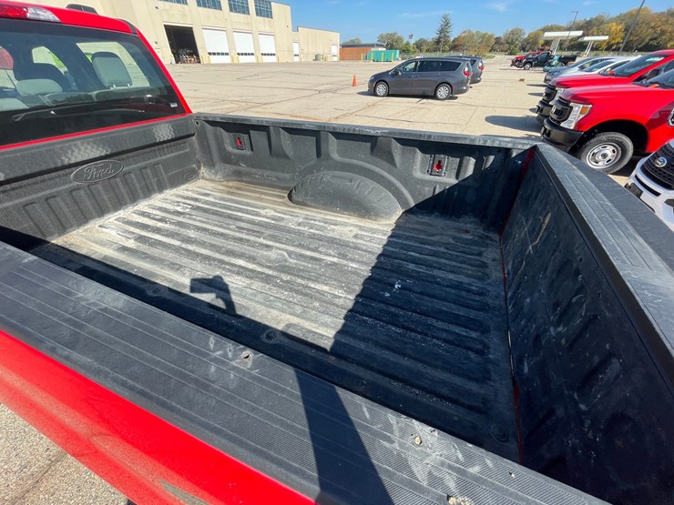 #1525-•-2021-ford-f-250-xl-pickup-truck-(has-wi-title)-image-9