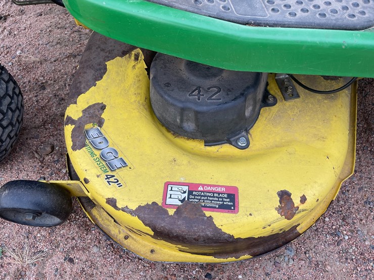 #1011-•-200-john-deere-l110-riding-lawn-mower-image-17