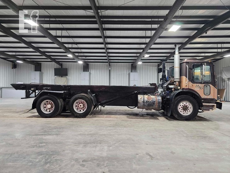 2002-mack-mr600-image-6